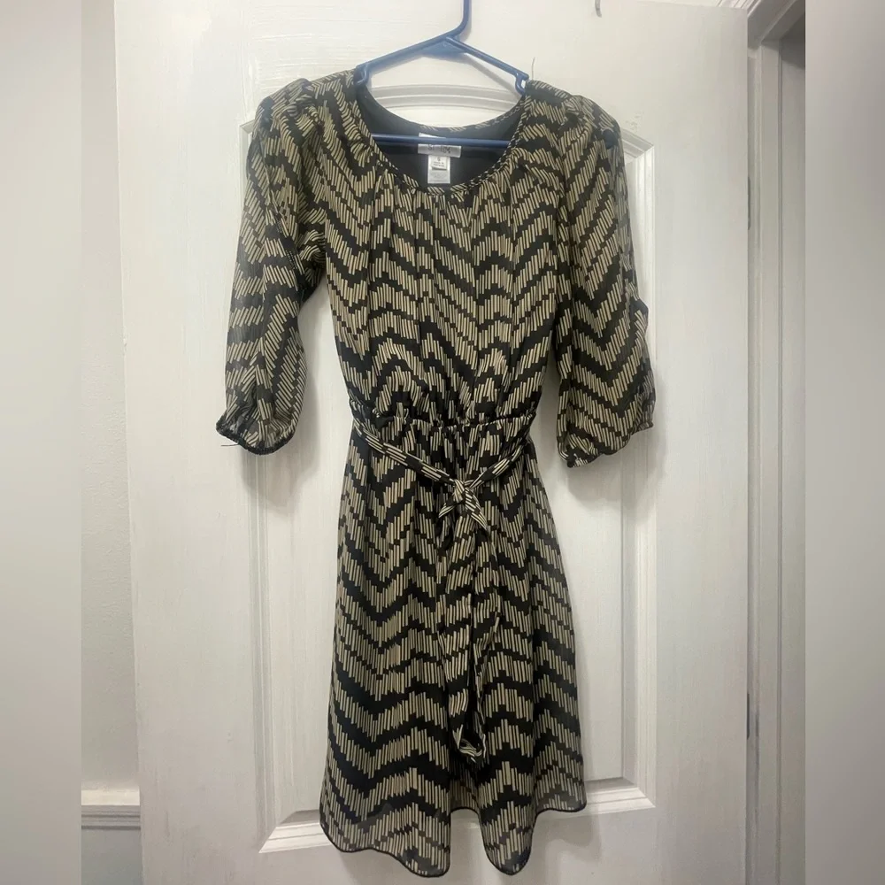 Patterned Dress - Picture 1 of 2